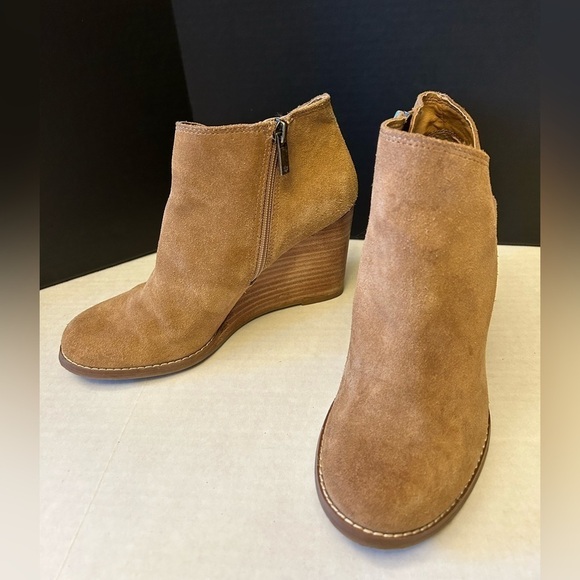 Lucky Brand tan leather suede Yakeena wedge heel booties Sz-7.5. D - Picture 1 of 11